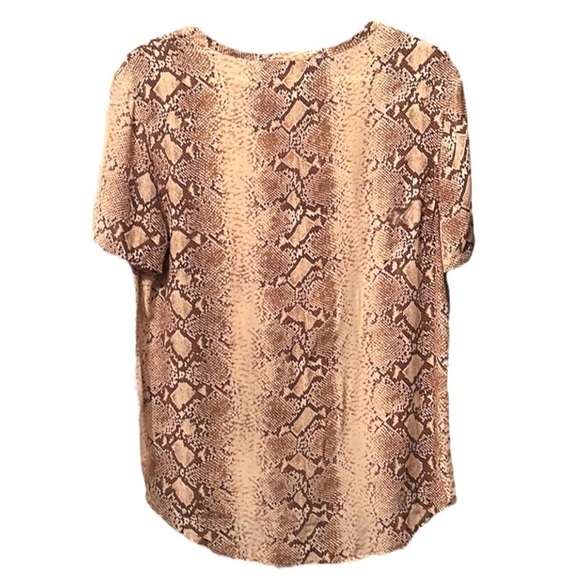 𝅺Equipment Femme Riley 100% Silk Python Print Blouse - Picture 7 of 10